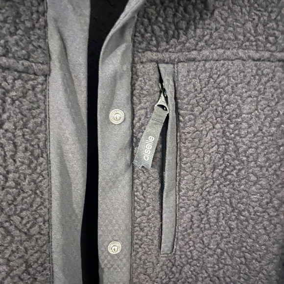 NWOT: Oiselle PNW Shacket - Picture 13 of 14